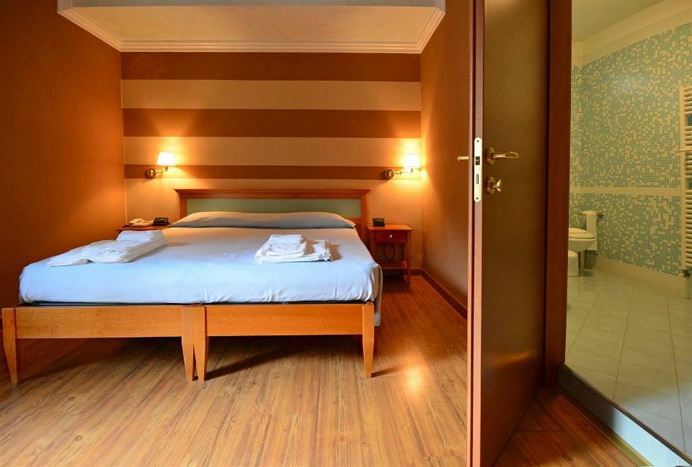 Hotel Ristorante La Grotta Castiglione Delle Stiviere Eksteriør bilde