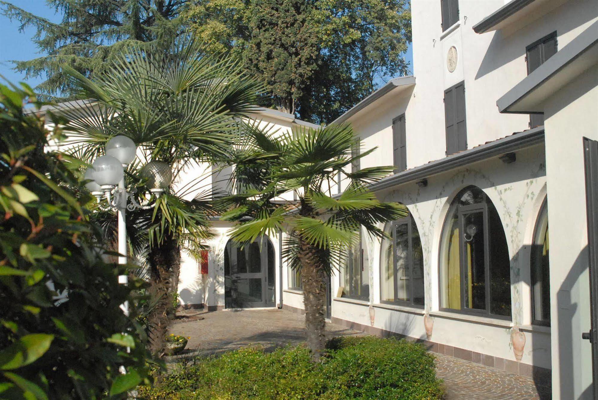 Hotel Ristorante La Grotta Castiglione Delle Stiviere Eksteriør bilde